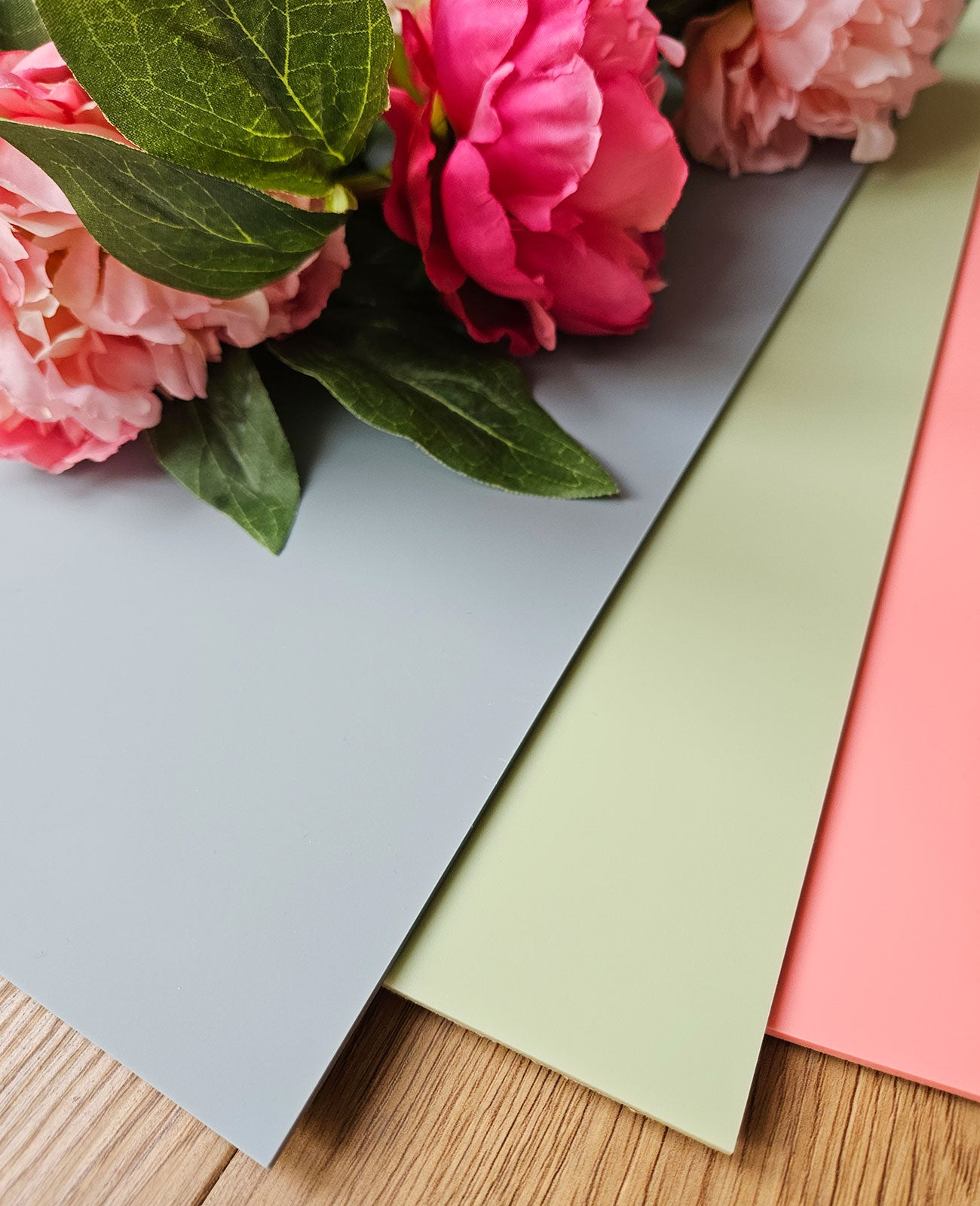 30 x 48.3 cm (Glowforge size) GREEN plexiglass acrylic sheet COLOR 249 | Pastel Acrylic Sheets | 3mm acrylic | Premium Acrylic